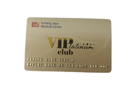 تخصيص اسم بطاقة الطباعة البلاستيكية منقوش رقم بطاقة الائتمان الذهبية